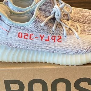 Yeezy 350 V2 Bluetint